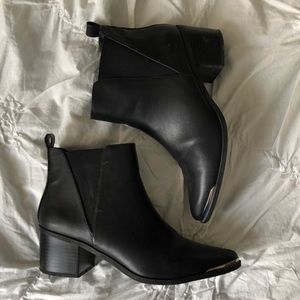 Forever 21 Black Boots Size 7